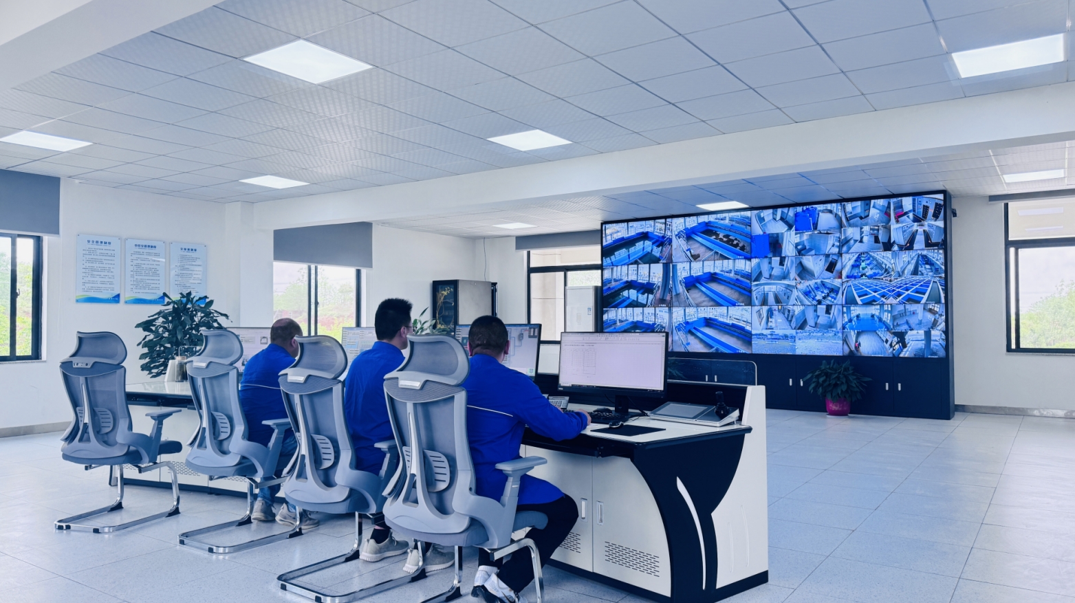 “水務(wù)藍(lán)”護(hù)航五一  清泉潤(rùn)澤祥和假期